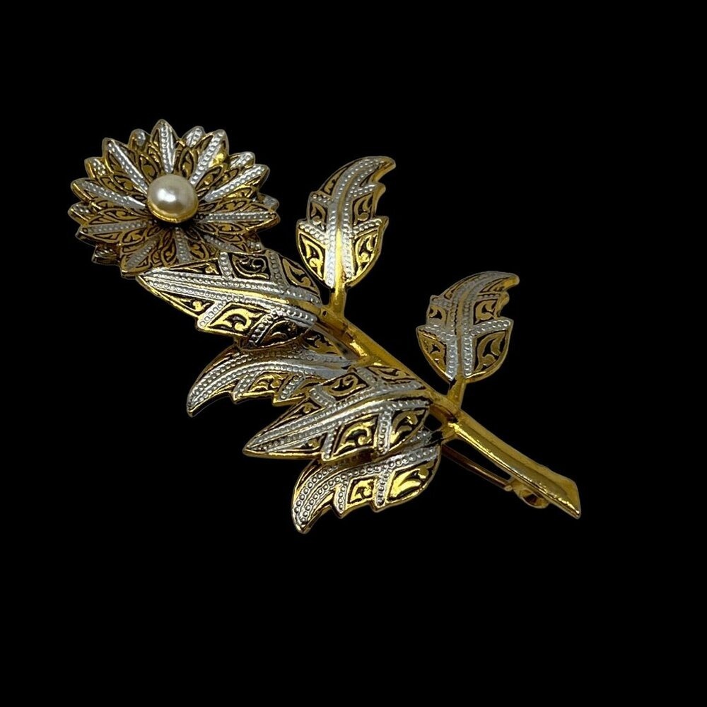 Vintage Flower Brooch Gold White Enamel Accents Textured Layered Faux Pearl Pin - Picture 8 of 11